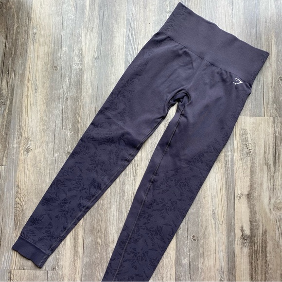 Gymshark Pants - Dark Gray Patterned Gymshark Leggings